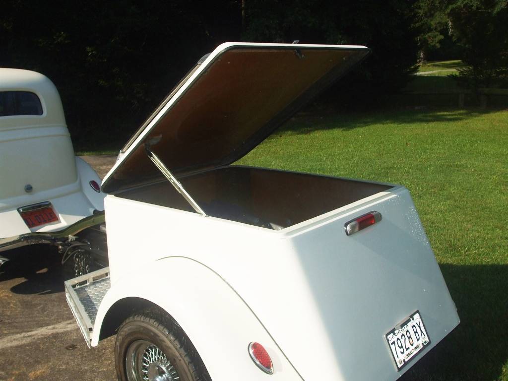 Ford-victoria-1933-white-10