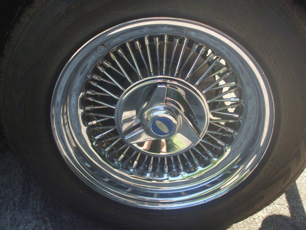 Ford-victoria-1933-white-11