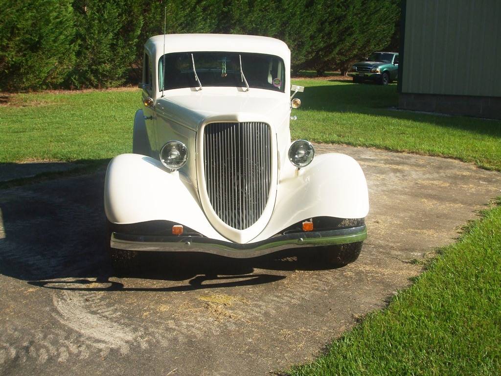 Ford-victoria-1933-white-13