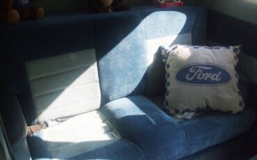 Ford-victoria-1933-white-21