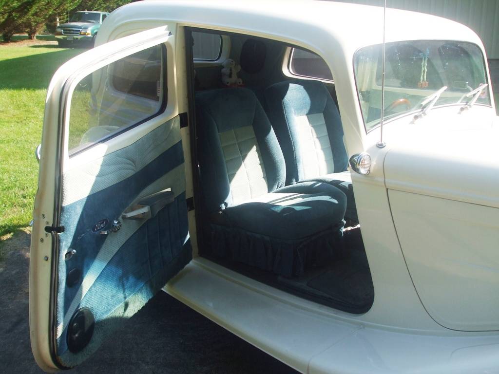 Ford-victoria-1933-white-23