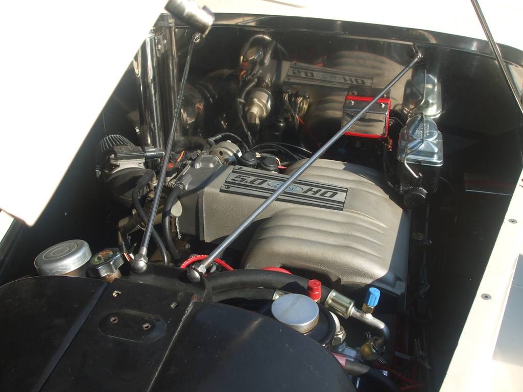Ford-victoria-1933-white-8