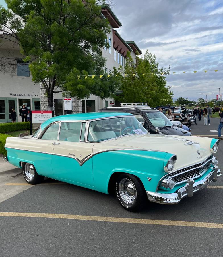 Ford-victoria-1955-custom-1