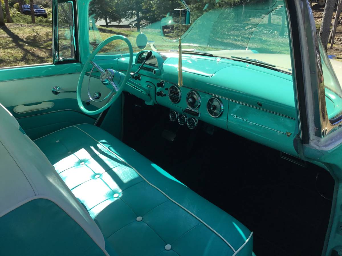 Ford-victoria-1955-custom-13