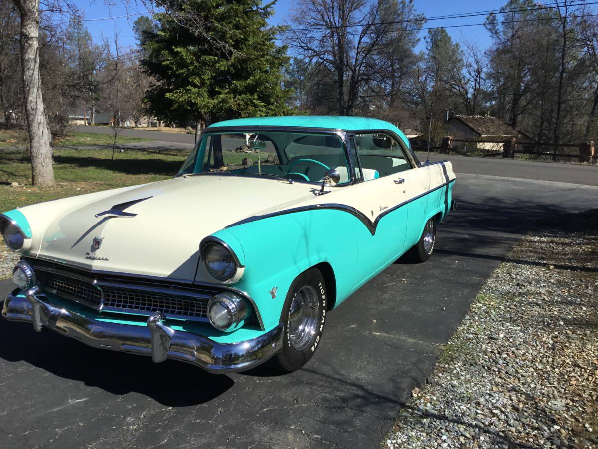 Ford-victoria-1955-custom-9