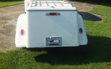 Ford-victoria-vicky-1933-white-10