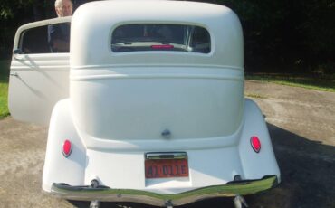 Ford-victoria-vicky-1933-white-3
