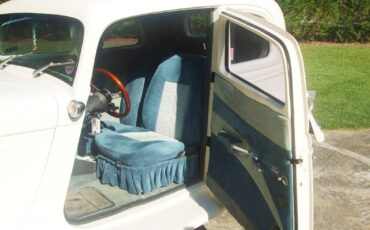 Ford-victoria-vicky-1933-white-4