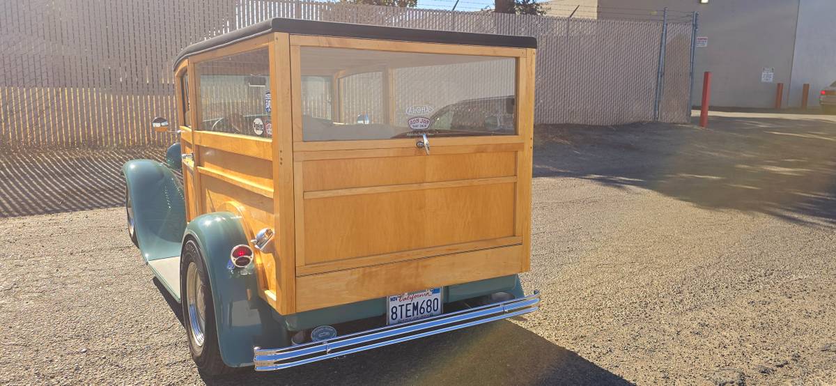 Ford-woody-1932-green-13