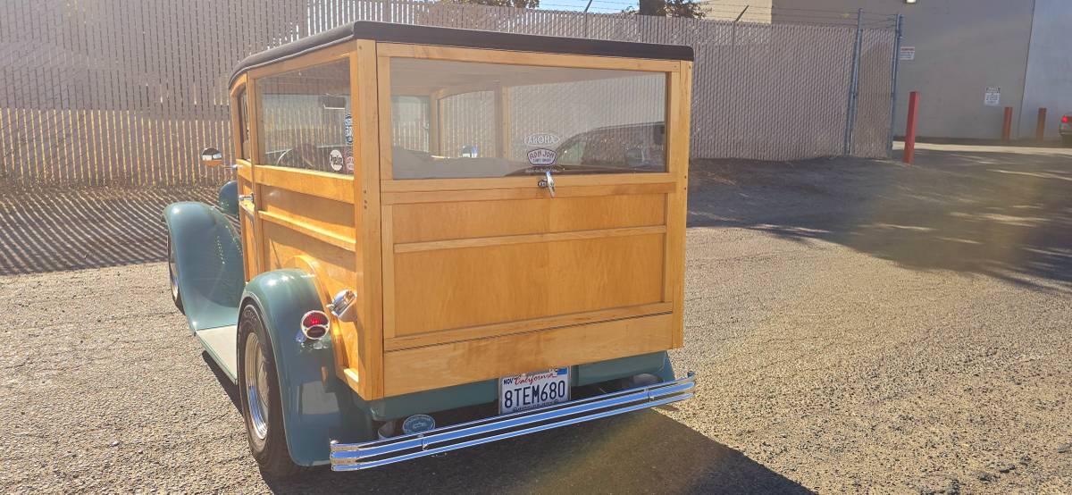 Ford-woody-1932-green-14