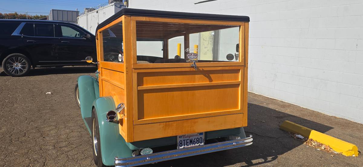 Ford-woody-1932-green-2