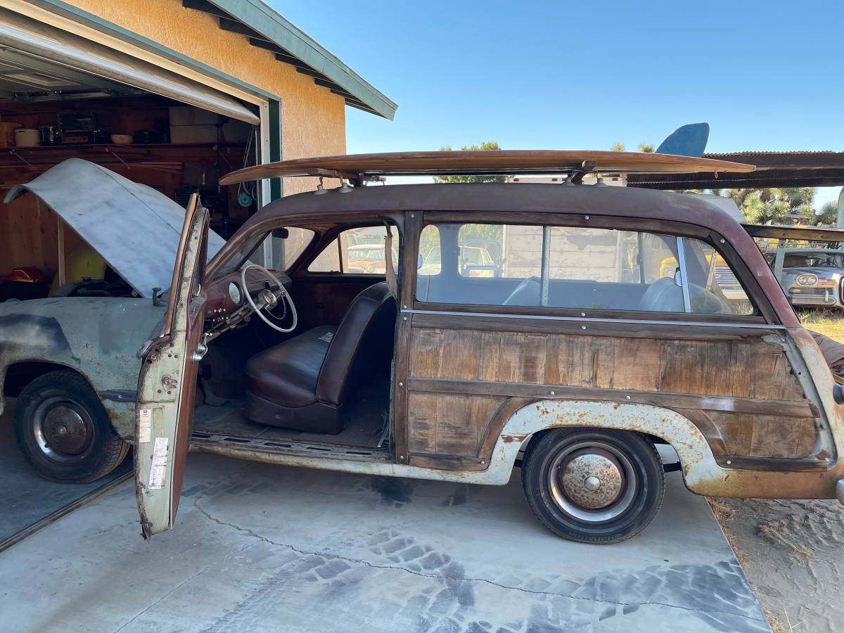Ford-woody-custom-1949-green-1