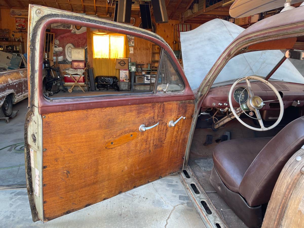 Ford-woody-custom-1949-green-14