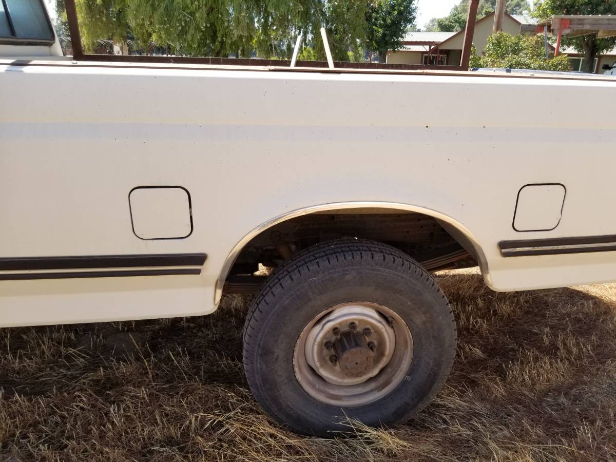Ford-xlt-lariet-f-250-4x4-1990-white-5