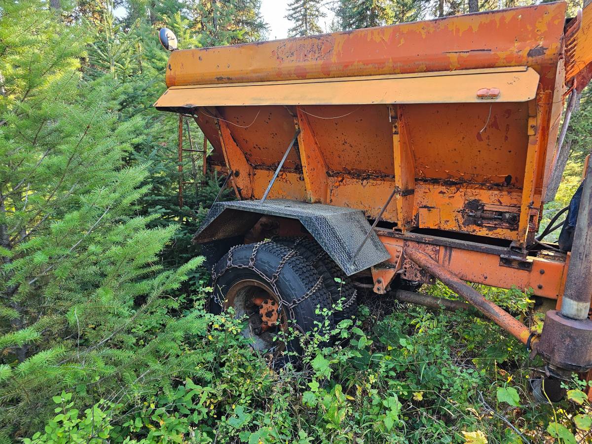 Fwd-all-wheel-drive-plowsander-diesel-1952-orange-2