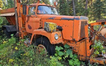 Fwd-all-wheel-drive-plowsander-diesel-1952-orange-5