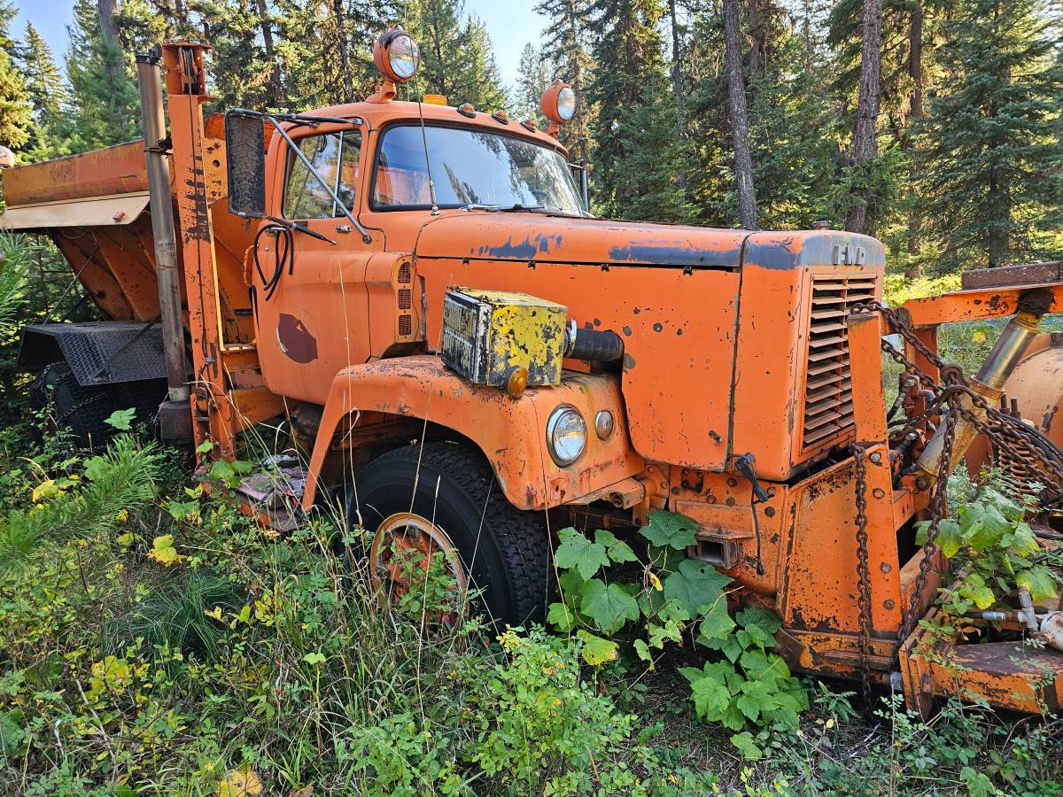 Fwd-all-wheel-drive-plowsander-diesel-1952-orange-5