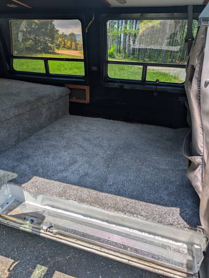 G-20-van-1990-custom-4