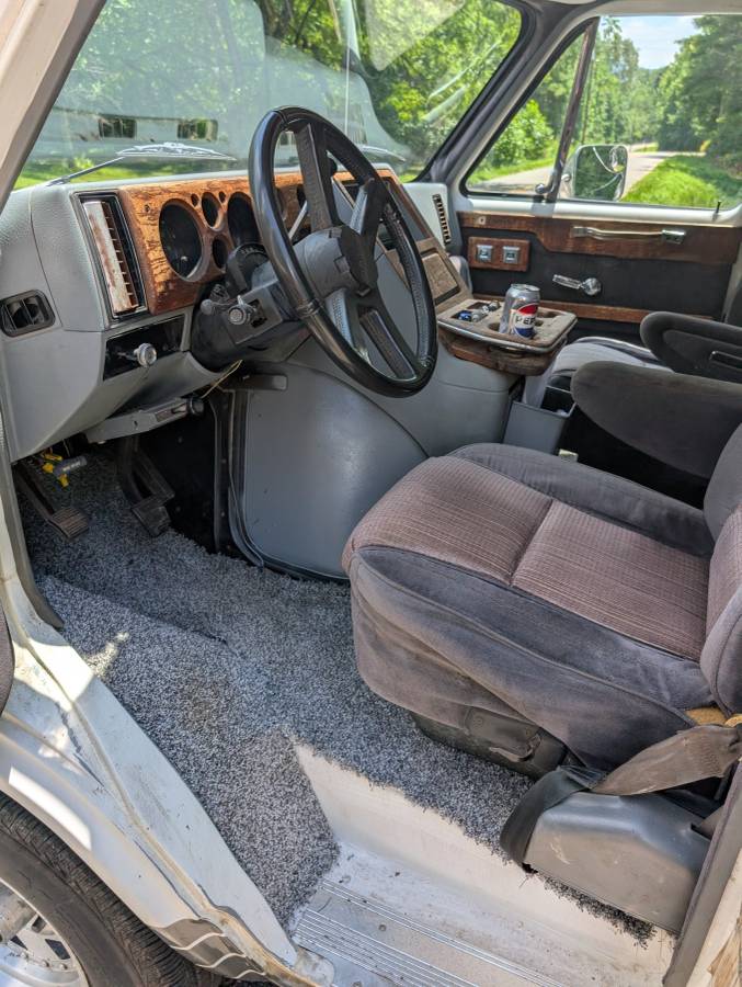G-20-van-1990-custom-8