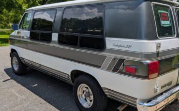 G-20-van-1990-custom-9