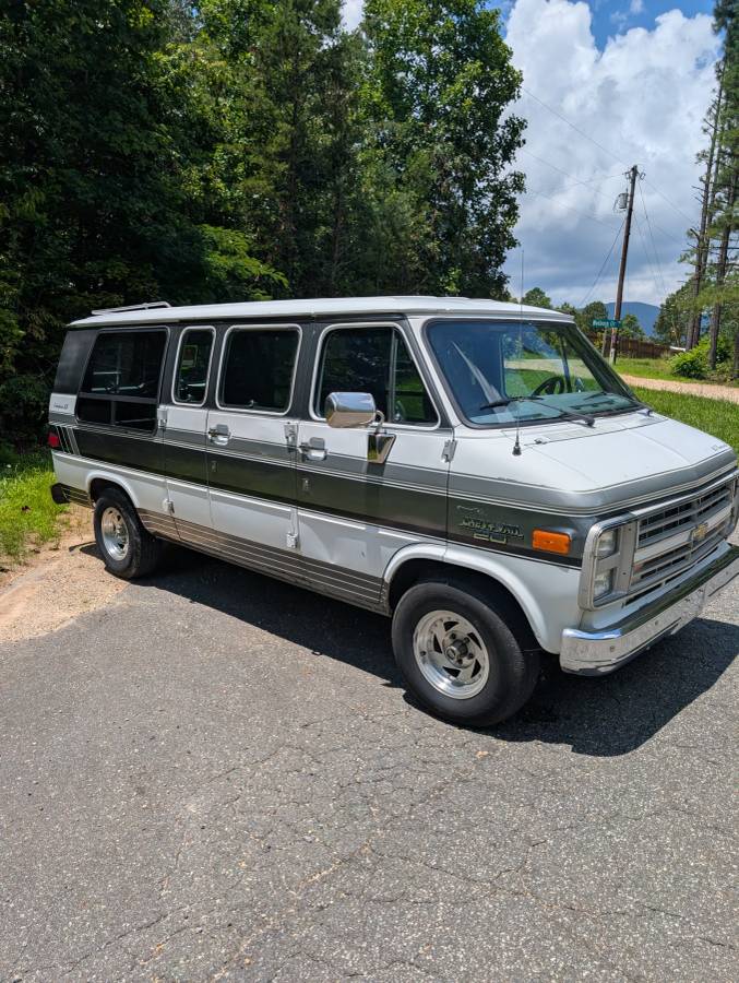 G-20-van-1990-custom