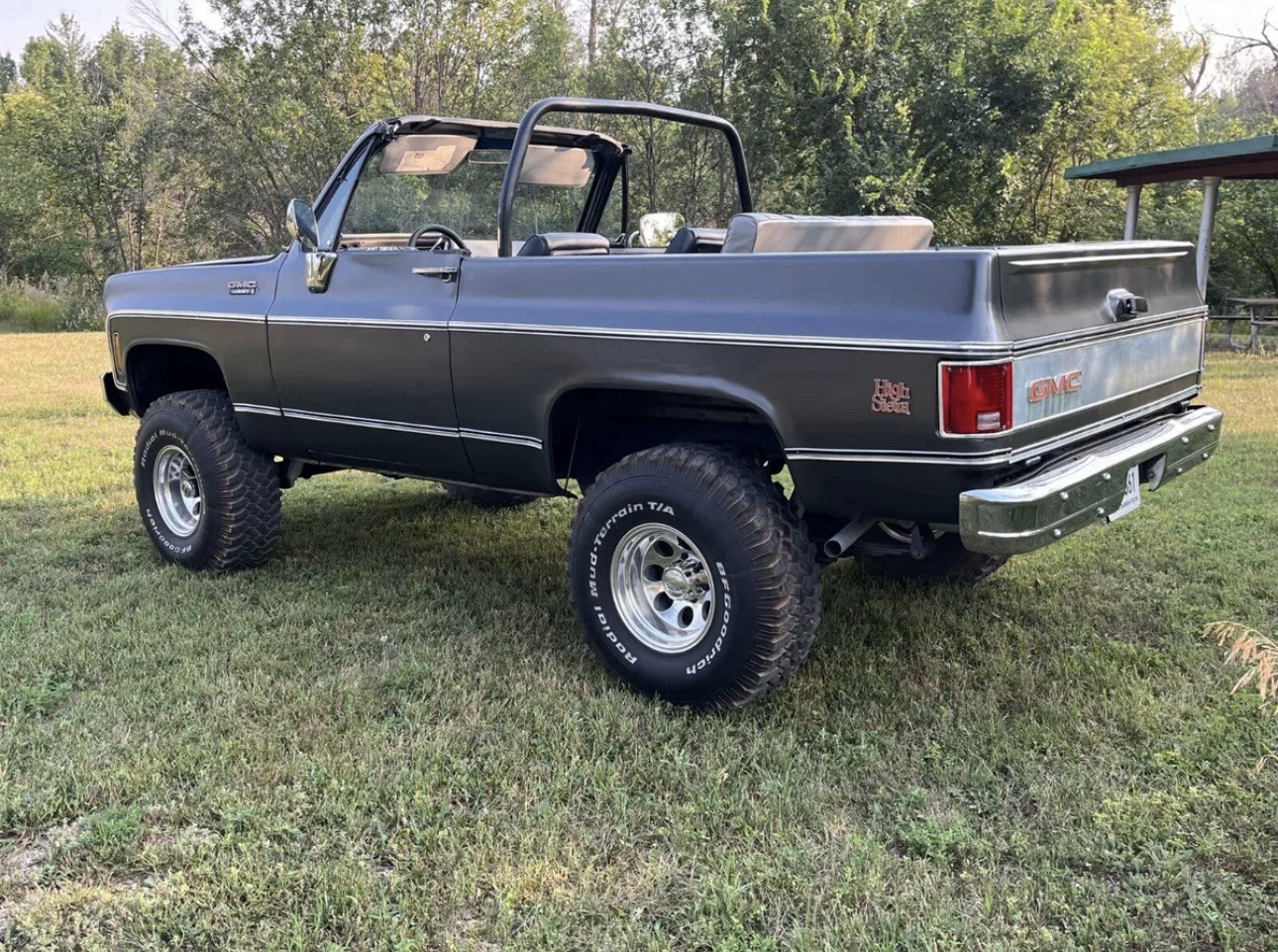 GMC-Jimmy-1975-SUV-4