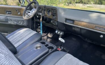 GMC-Jimmy-1975-SUV-9