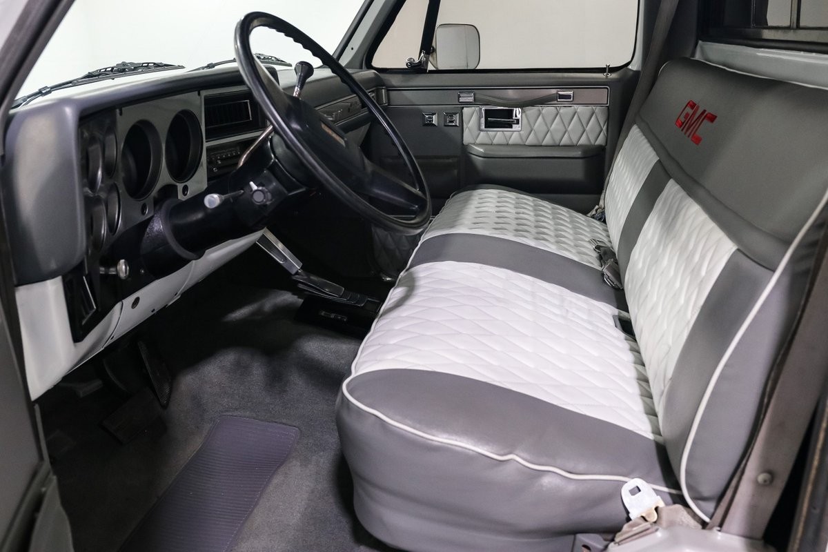 GMC-K15-1985-Pickup-Truck-13