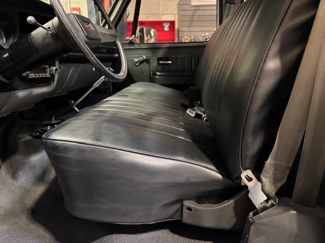 GMC-Sierra-1500-1982-Stepside-28