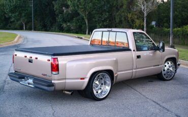 GMC-Sierra-3500-1992-Pickup-Truck-1