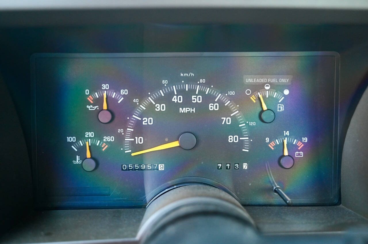 GMC-Sierra-3500-1992-Pickup-Truck-3