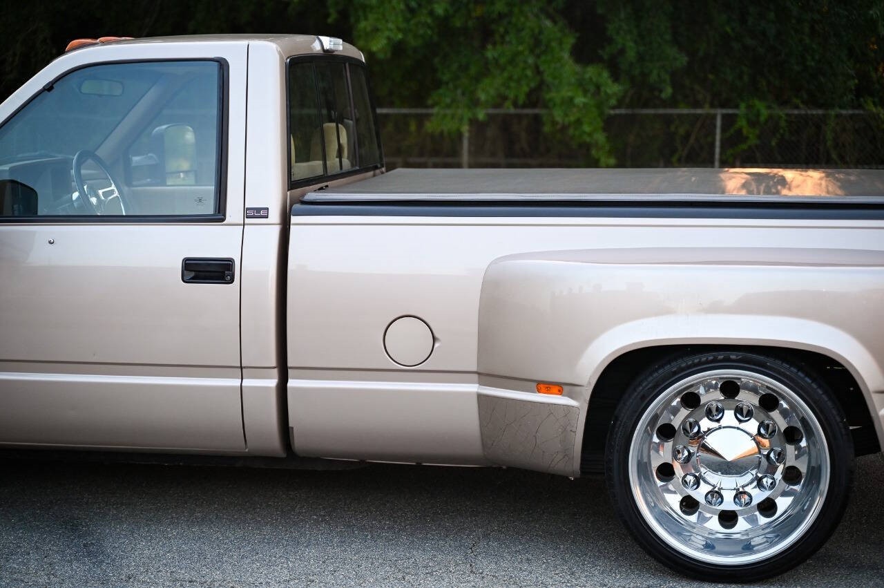 GMC-Sierra-3500-1992-Pickup-Truck-8