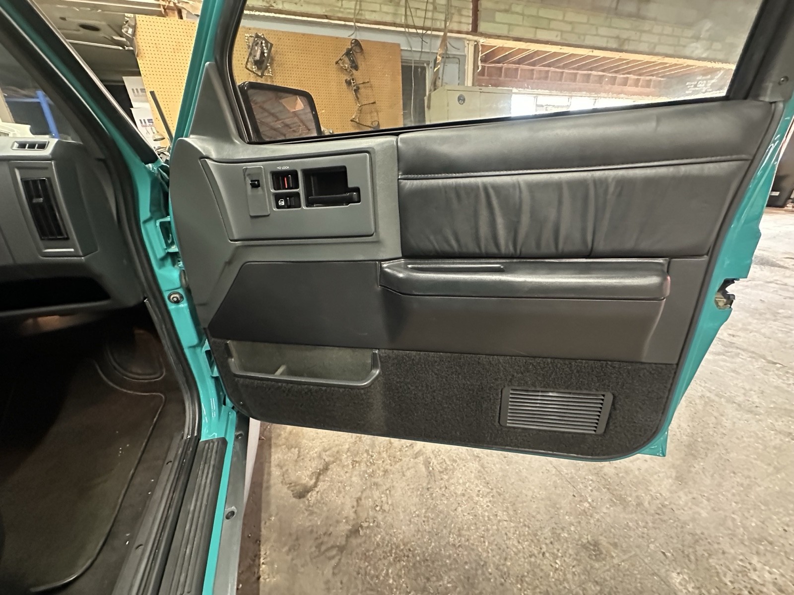 GMC-Typhoon-1993-32