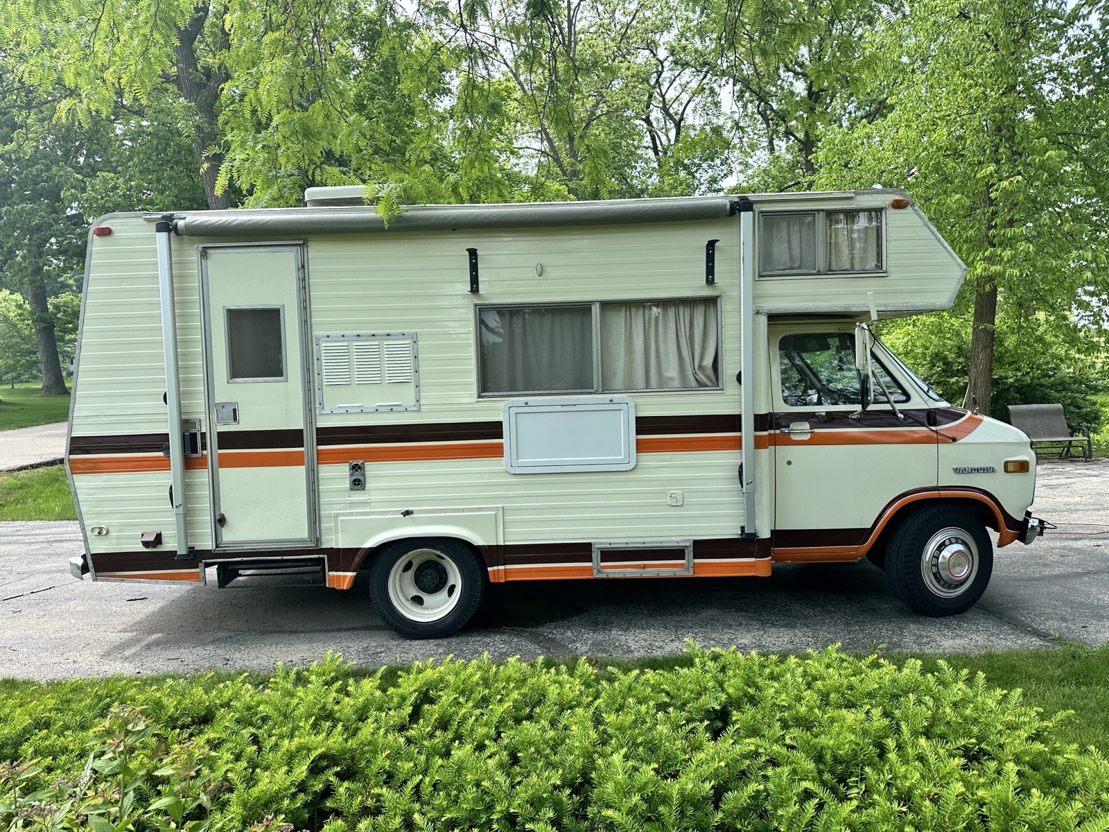 GMC-Vandura-1975