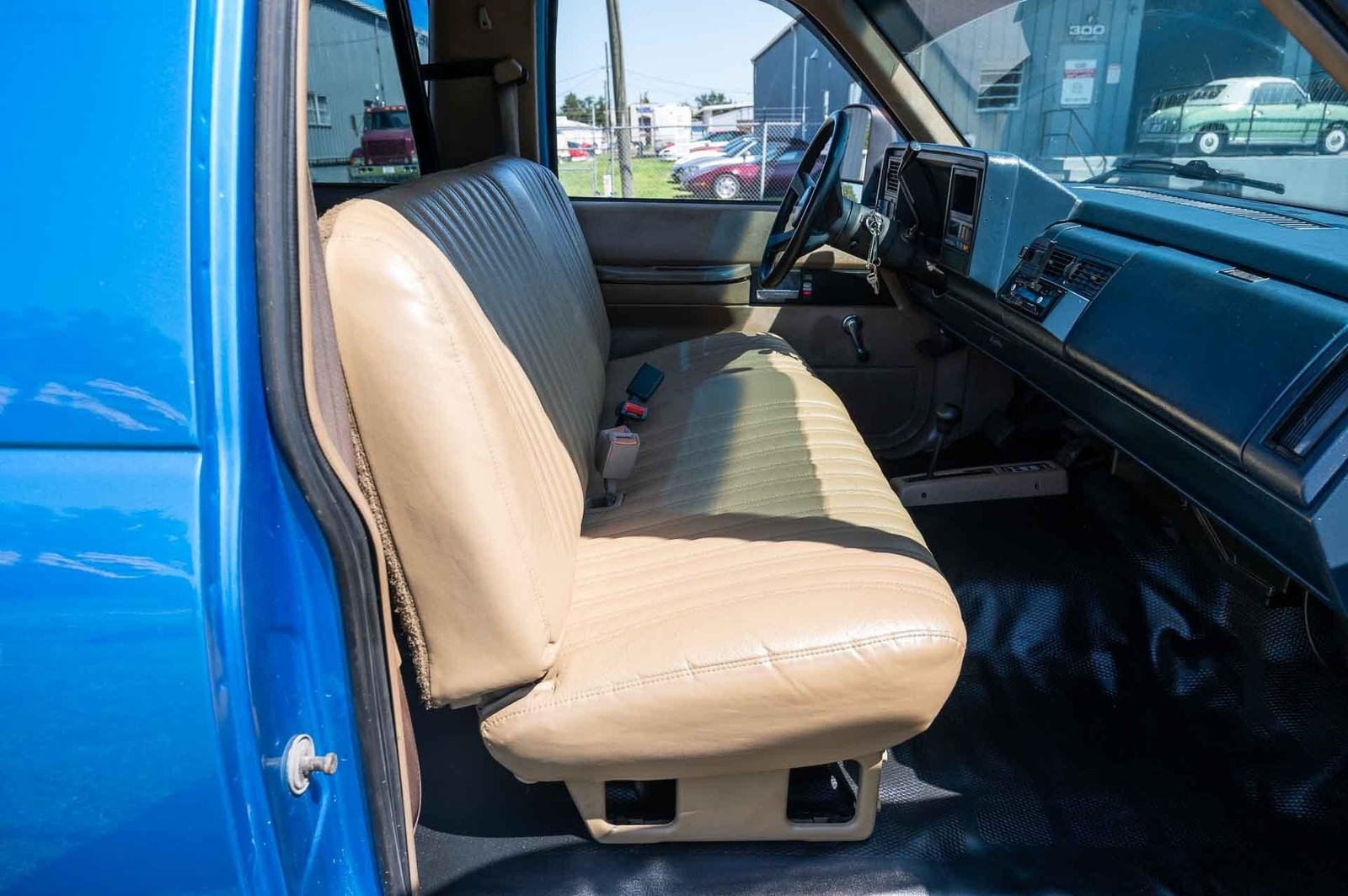 GMC-Yukon-SL-1992-2-Door-13