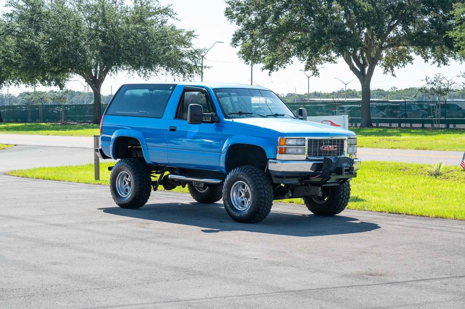 GMC-Yukon-SL-1992-2-Door-8