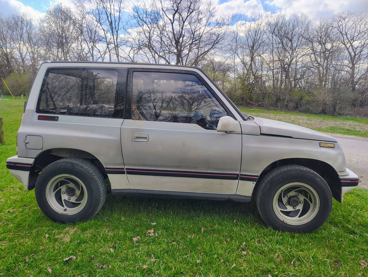 Geo-tracker-1990-white-2