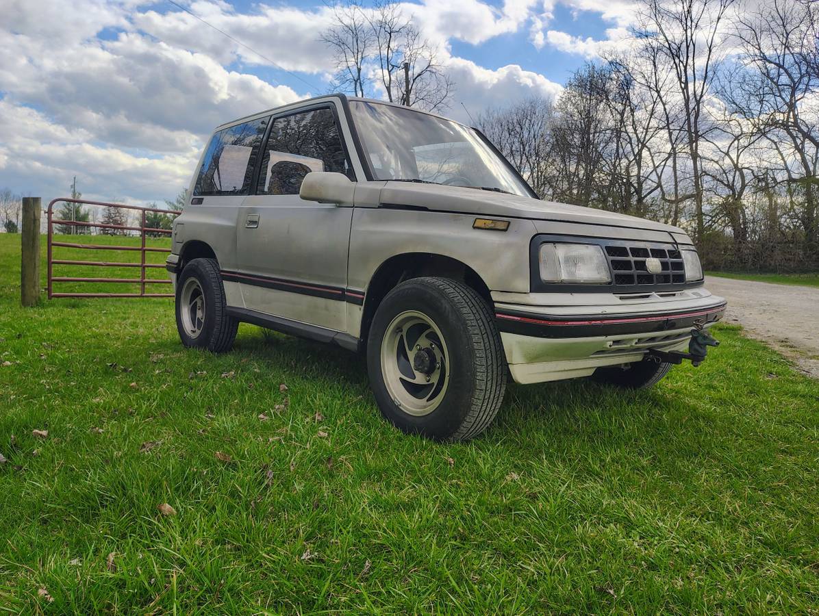 Geo-tracker-1990-white-5