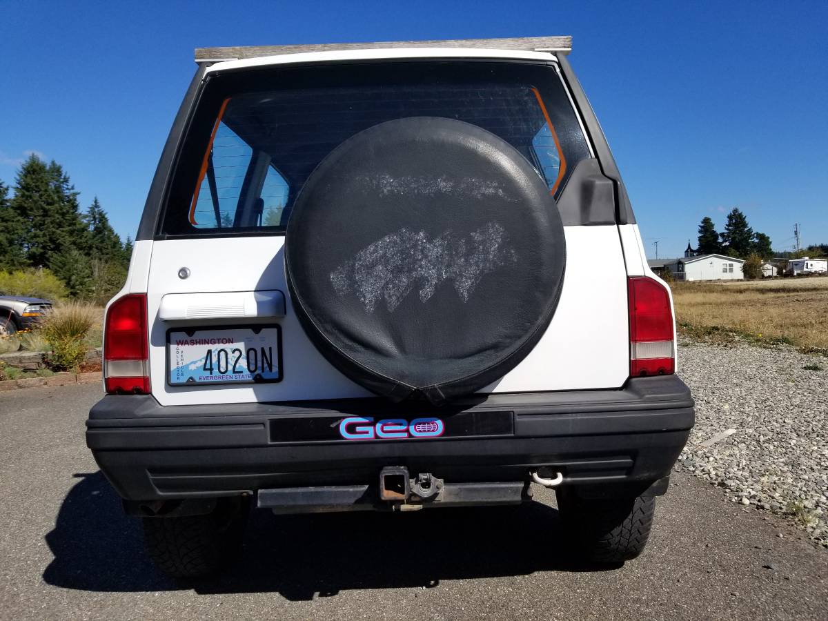 Geo-tracker-1995-white-3
