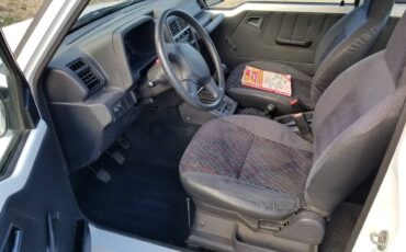 Geo-tracker-1995-white-5