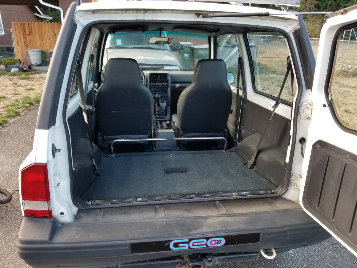 Geo-tracker-1995-white-7