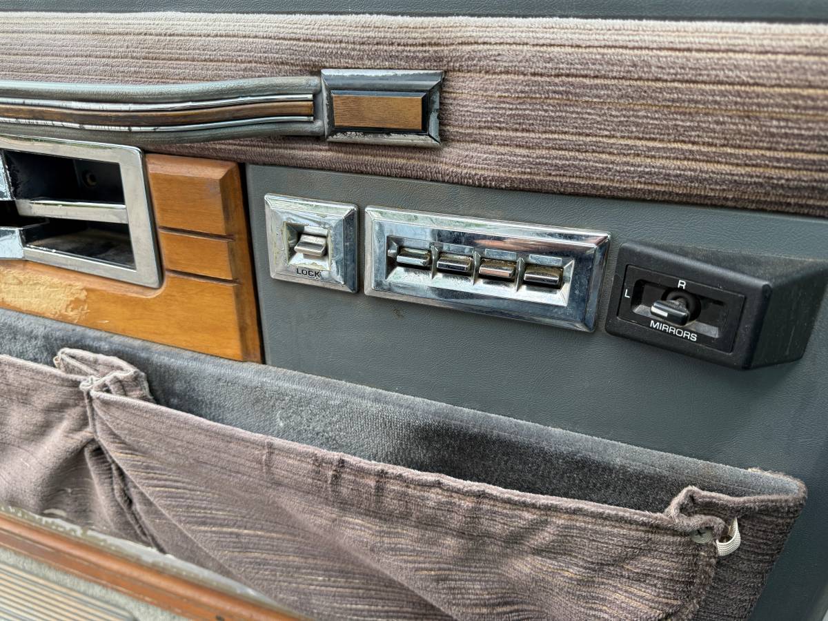 Gmc-1500-suburban-1990-7