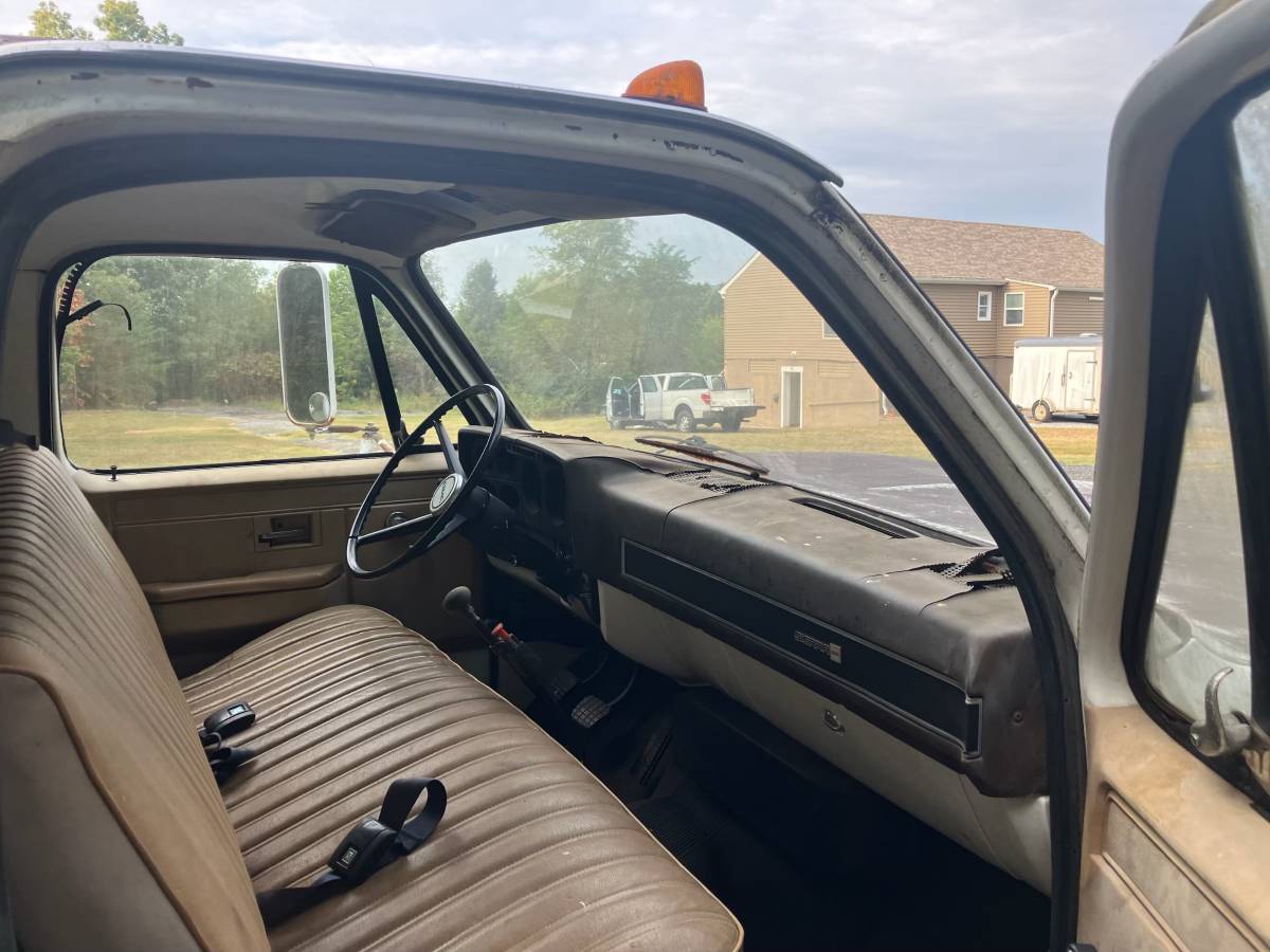 Gmc-1986-white-6