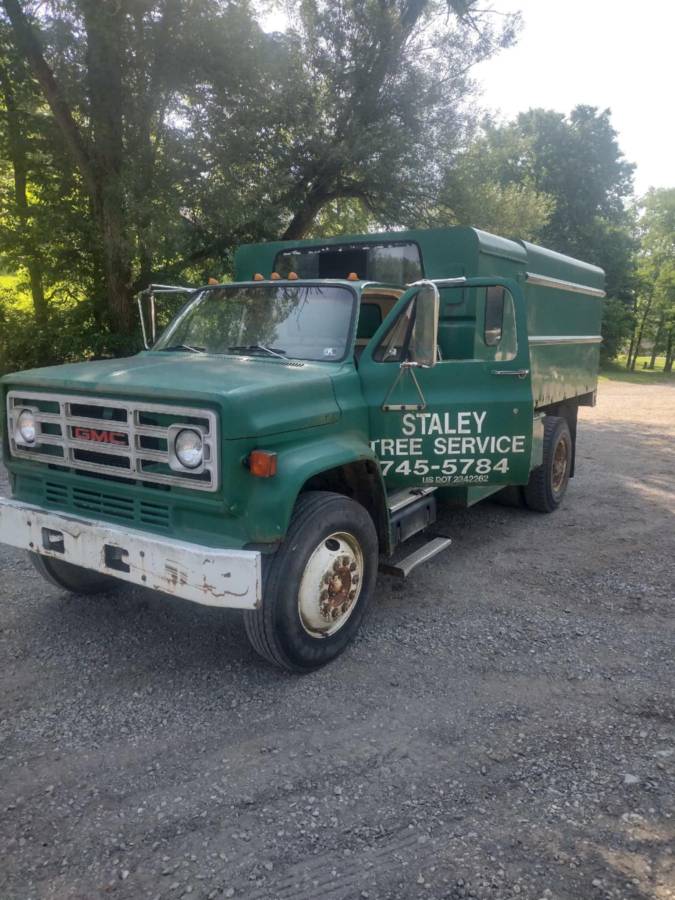 Gmc-700-diesel-1989-green-1