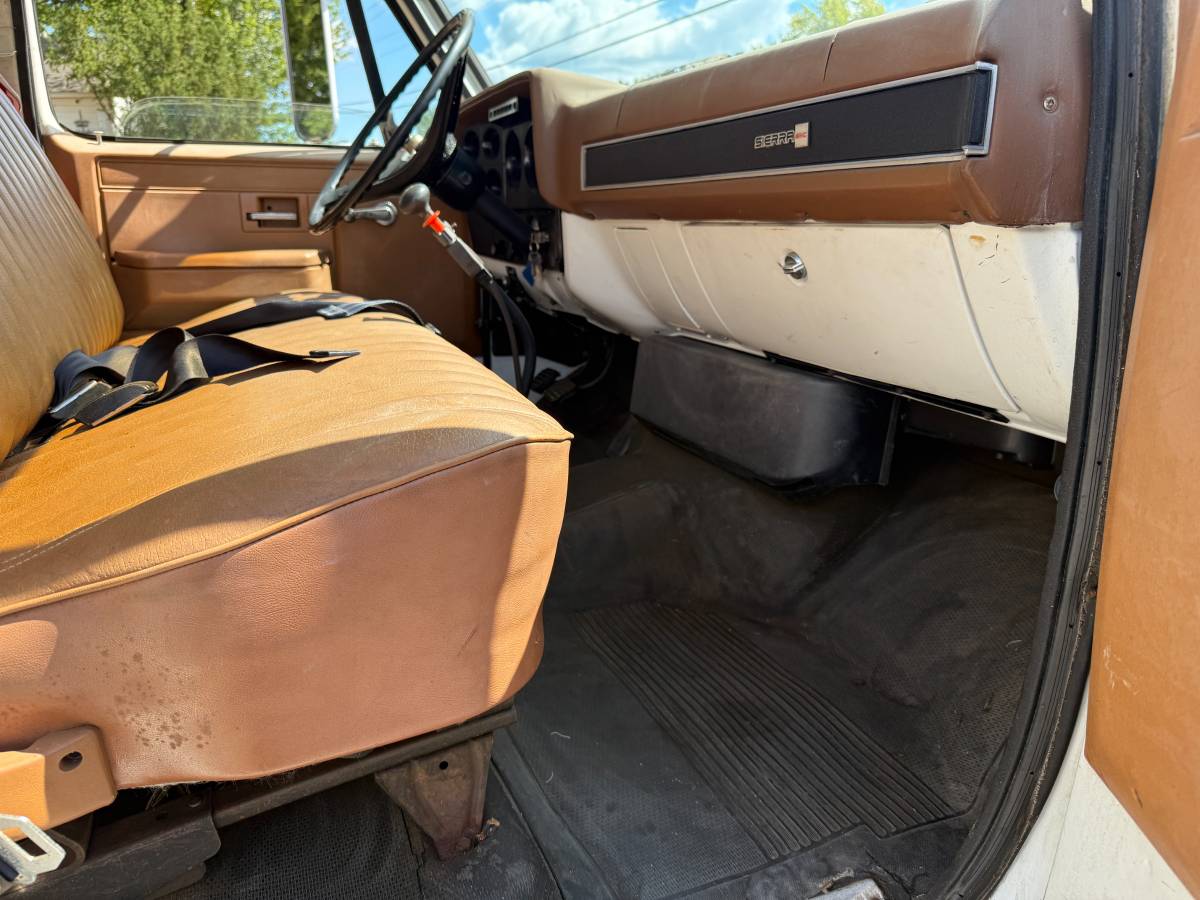 Gmc-7000-1988-white-10