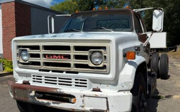 Gmc-7000-1988-white-6