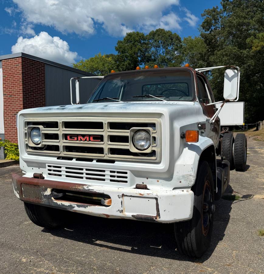 Gmc-7000-1988-white-6