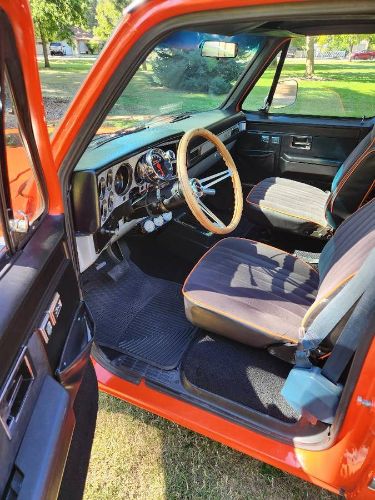 Gmc-C10-1983-OrangeBlack-Stripes-5