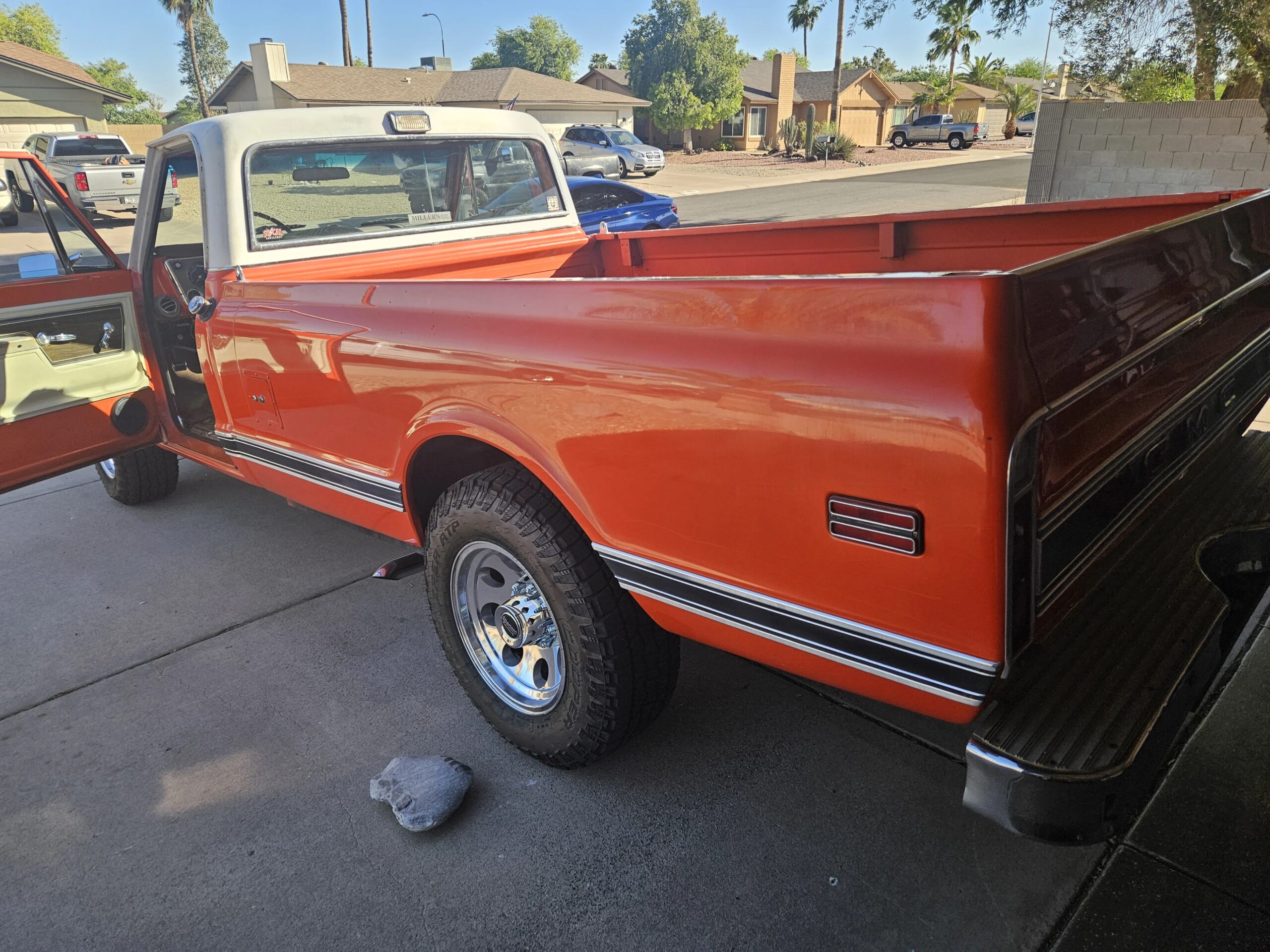 Gmc-Ck-3500-1972-Orange-Beige-3