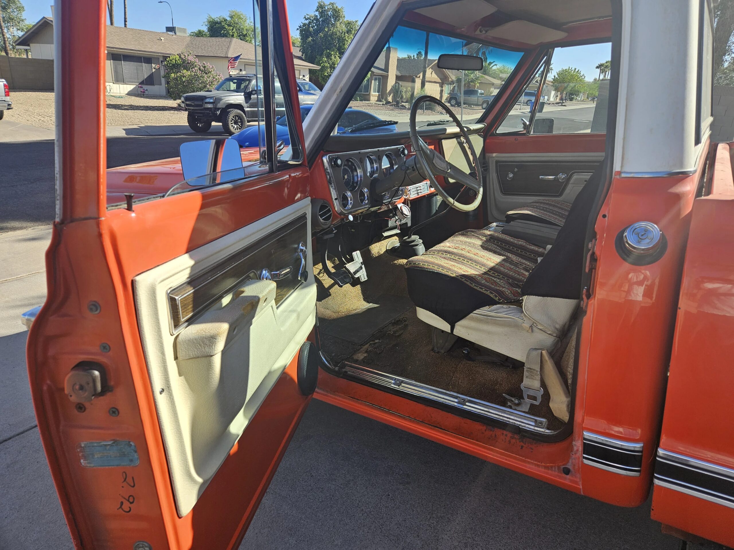 Gmc-Ck-3500-1972-Orange-Beige-5